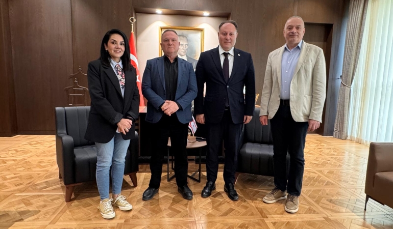 GAZETECİLER BİRLİĞİ YÖNETİMİ ÖZTÜRKLER’LE GÖRÜŞTÜ: “TÜM KURUMLARLA DİYALOG İÇİNDE OLMAYA DEVAM EDECEĞİZ”