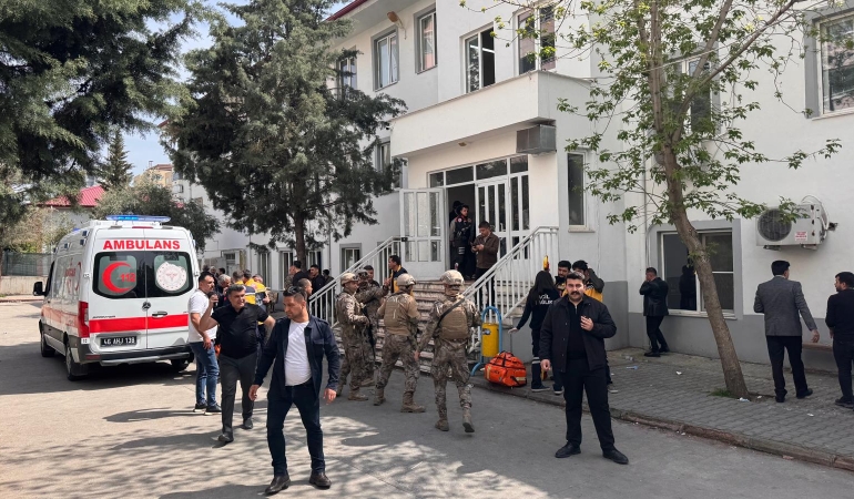 KAHRAMANMARAŞ’TA OKULDA SİLAHLI SALDIRI: 4 ÖLÜ, 20 YARALI
