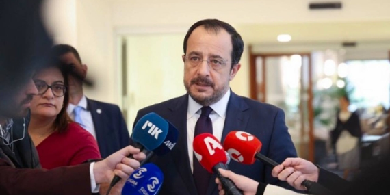 Hristodulidis, 15 yaşından küçüklerin sosyal medya erişimini yasaklayacaklarını açıkladı