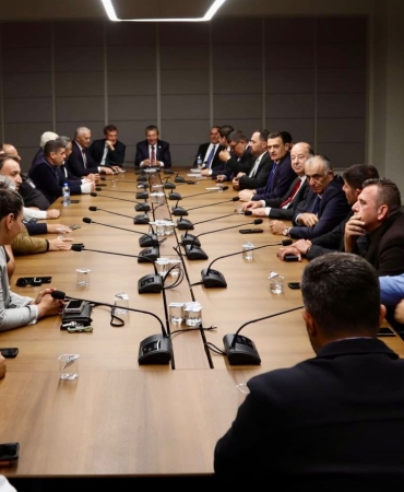 3852cb84-84ed-4d8b-b9b0-5cb409454f11