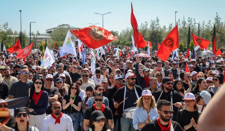 SENDİKALAR SAAT 10.00’DA BAŞBAKANLIK ÖNÜNDE