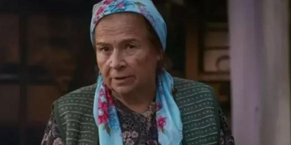 Türk tiyatrosu usta bir ismini kaybetti! Feyha Çelenk 80 yaşında hayatını kaybetti