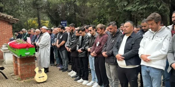 Muğla’da şarkıcı Rıza Tamer Şişman son yolculuğuna uğurlandı