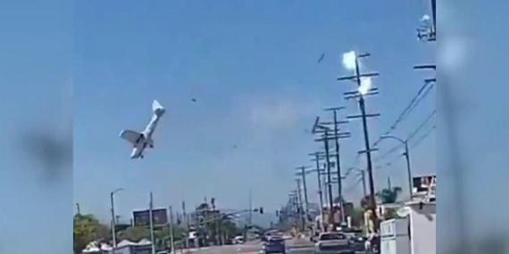 ABDde uçak elektrik hattına böyle çarptı –