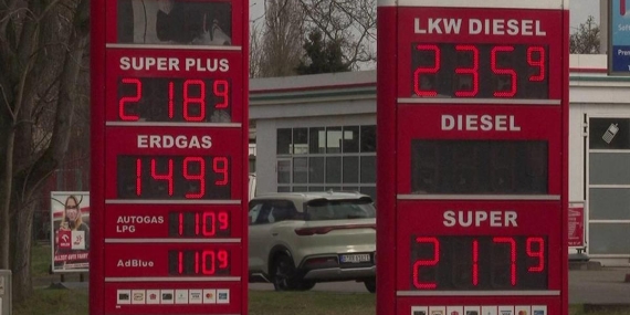 ABD’de Demokrat Vali Trump’a sert çıktı: Trump bu savaşı bitirmeli ve hesap vermeli –