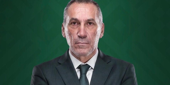 Suudi Arabistan Milli Takımı, Yunan teknik direktöre emanet