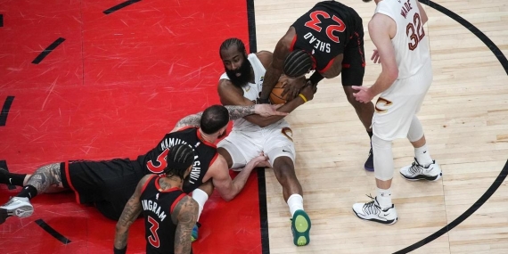 NBA’de Toronto Raptors, Cleveland Cavaliers karşısında 2-1 öne geçti