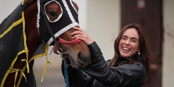 Bir yarış atı gününü nasıl geçirir? İlk kontrol: Nabız, bacaklar, genel duruma bakılıyor…