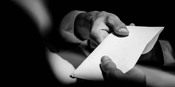 İsveç’te gizli belge skandalı: Üst düzey diplomatın evinden çıktı!