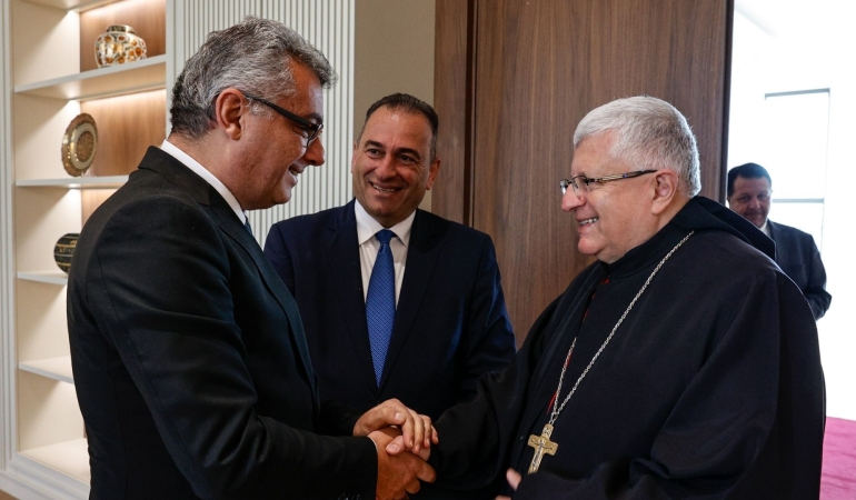 CUMHURBAŞKANI ERHÜRMAN, MARONİT TOPLUMU TEMSİLCİSİ MOUSSA VE BAŞPİSKOPUS SFEİR İLE GÖRÜŞTÜ