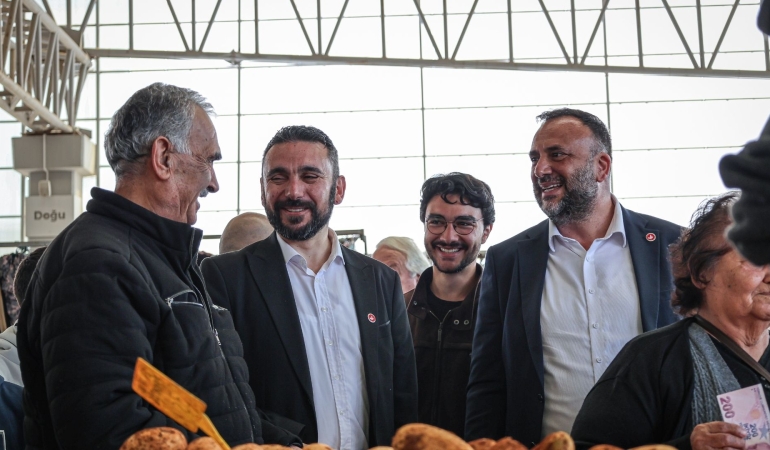 TDP GAZİMAĞUSA’DA AÇIK PAZARDA ESNAF VE VATANDAŞLARLA BULUŞTU