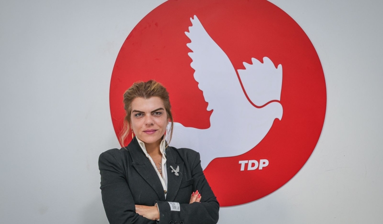 AYŞE ÖZTABAY: BU BİR KRİZ DEĞİL, AÇIK BİR YÖNETEMEME HALİDİR