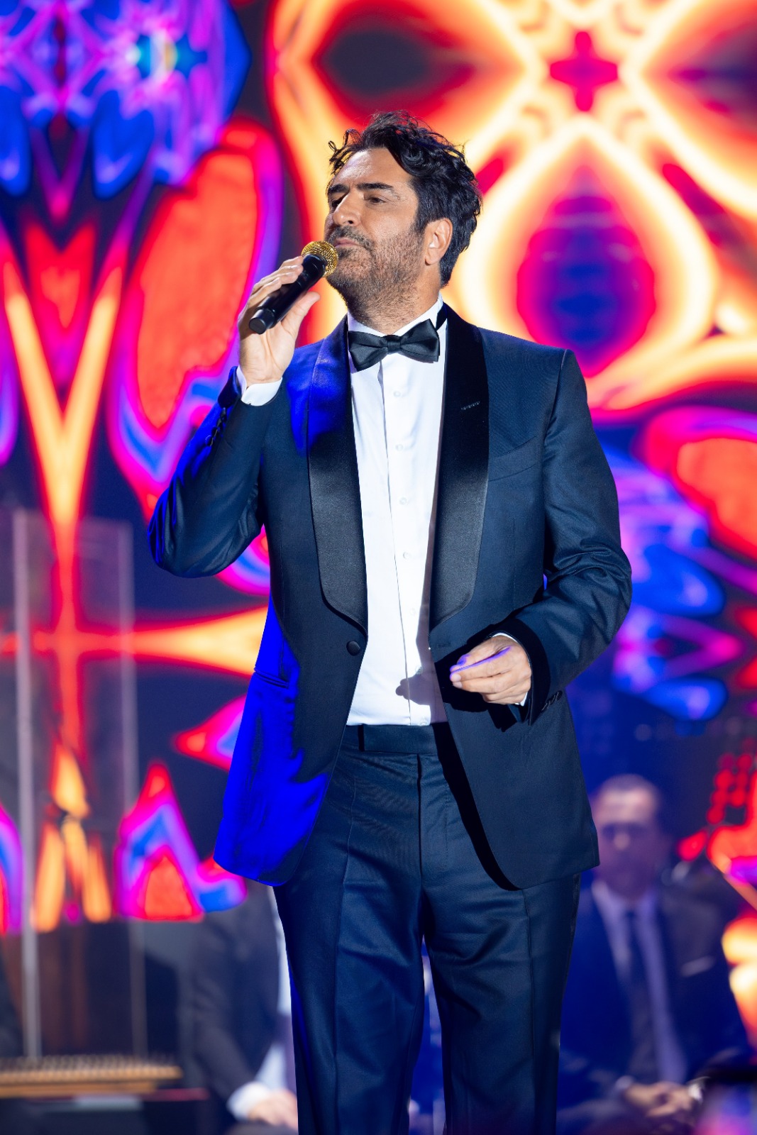 MAHSUN KIRMIZIGÜL’DEN, MERİT ROYAL DİAMOND’DA MÜZİK ZİYAFETİ