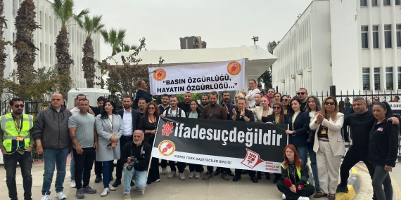 SENDİKALARDAN BAŞBAKANLIK ÖNÜNDE EYLEM: “YASA GERİ ÇEKİLMEZSE GREV SÜRECEK”