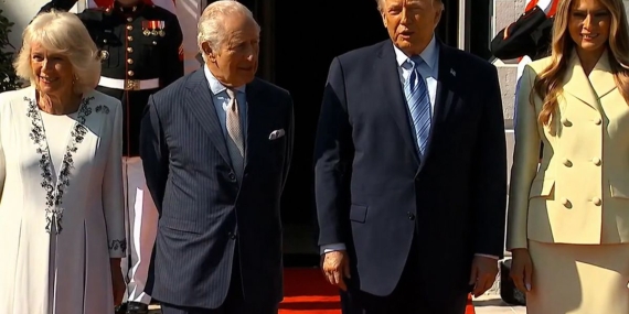 ABD Başkanı Trump, Beyaz Saray’da İngiltere Kralı 3. Charles’ı resmi törenle karşıladı