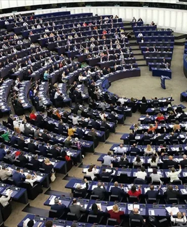 avrupa-parlamentosu-polonyali-4-milletvekilinin-dokunulmazligini-kaldirdi.webp.webp.webp