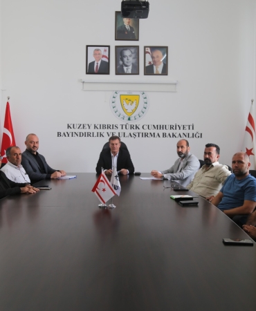 bayindirlik-ve-ulastirma-bakani-arikli-kibris-turk-taksiciler-dernekleri-federasyonunu-kabul-etti.jp_.jpeg