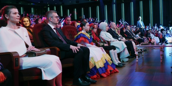 Burhanettin Duran’dan TRT 48. Uluslararası 23 Nisan Çocuk Şenliği Gala Programı’na ilişkin paylaşım