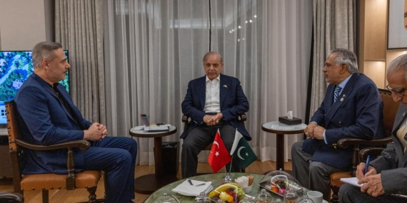 Dışişleri Bakanı Fidan, Pakistan Başbakanı Şerif ile görüştü