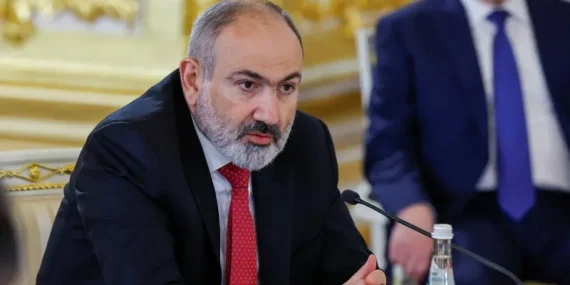 Ermenistan Başbakanı Paşinyan, Erivan’da Türk bayrağının yakılmasını kınadı