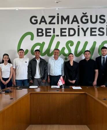 gazimagusa-belediyesi-ile-gazimagusa-genclik-meclisi-platformu-arasinda-is-birligi-sozlesmesi-imzala.jpeg