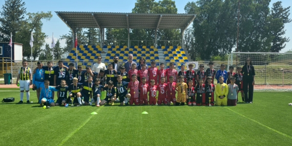 Geçitkale-Serdarlı Belediyesi 3. İlkokullar Arası Futbol Turnuvası düzenledi