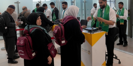 Türk hacı adayları kutsal topraklara gitti