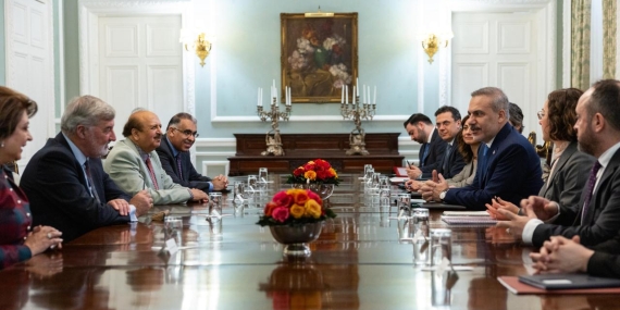 Bakan Fidan, İngiltere’de Lordlar Kamarası ve Avam Kamarası üyeleriyle görüştü