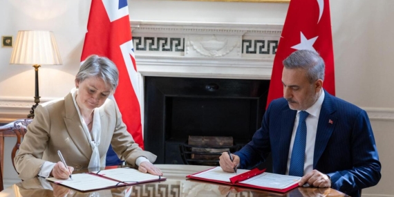 Türkiye ile İngiltere arasında Stratejik Ortaklık Çerçeve Belgesi imzalandı