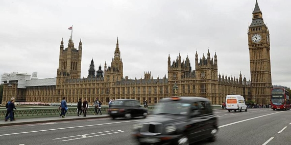 İngiltere’de 2009 sonrası doğanlara sigara satışı yasaklandı