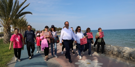 İskele’de kansere karşı farkındalık yürüyüşü düzenlendi