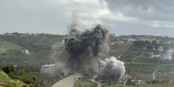 İsrail, Lübnan’da işgal ettiği alanların dışındaki bölgelere ateşkese rağmen saldırılar düzenledi