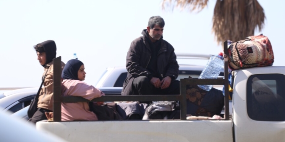 İsrail’in Lübnan’ın güneyine ateşkese rağmen düzenlediği saldırılar yeniden göç dalgası başlattı