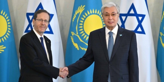 Kazakistan Cumhurbaşkanı Tokayev, konuk mevkidaşı Herzog ile baş başa ve heyetler arası görüşme yaptı