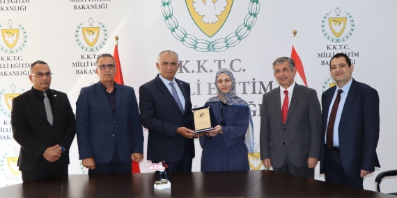 LAÜ öğrencisi Merve Genç’e Birkan Uzun bursu verildi