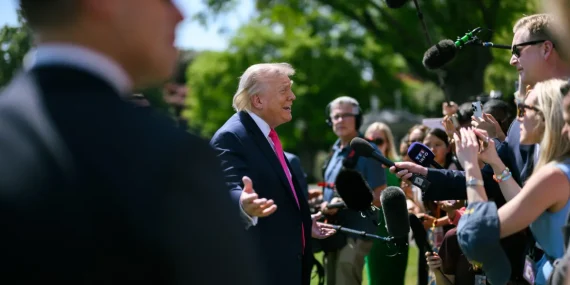 Trump, İran’la ateşkesi uzattığını açıkladı