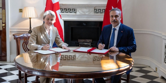 Türkiye ile İngiltere arasında “Stratejik Ortaklık Çerçeve Belgesi” imzalandı