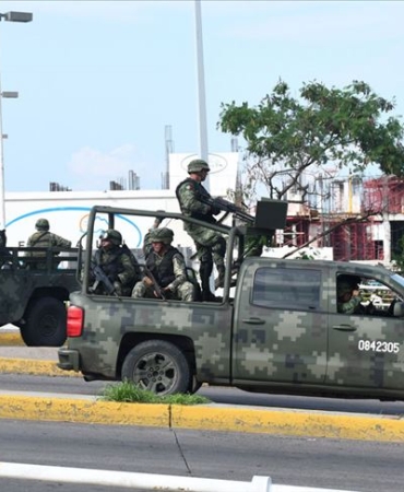 uyusturucu-kartellerinin-tutuklandigi-meksikada-kamu-guvenligi-icin-130-bin-asker-konuslandirildi.jp_.jpeg