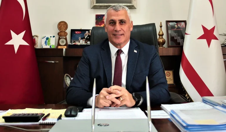 AMCAOĞLU YİNELEDİ: AKARYAKIT TÜRKİYE’DEN DE GÜNEY’DEN DE DAHA UCUZA SATILIYOR