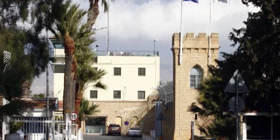 Rum Merkezi Cezaevi’nde bir mahkum iki oda arkadaşı tarafından hastanelik edildi