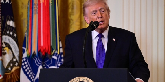 WSJ: Trump, İran’a yönelik ablukanın uzun süre devam etmesi için hazırlık talimatı verdi