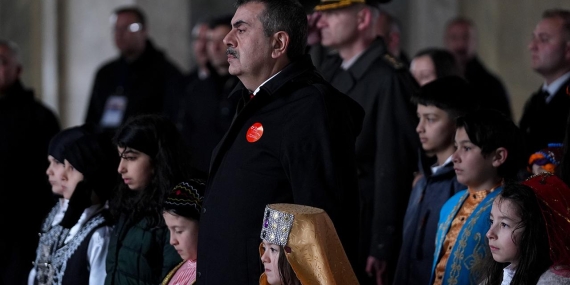 Bakan Tekin’den Anıtkabir’de 23 Nisan mesajı