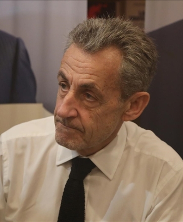 Fransa'da "Libya davası"nda eski Cumhurbaşkanı Sarkozy hakkında 7 yıl hapis talebi