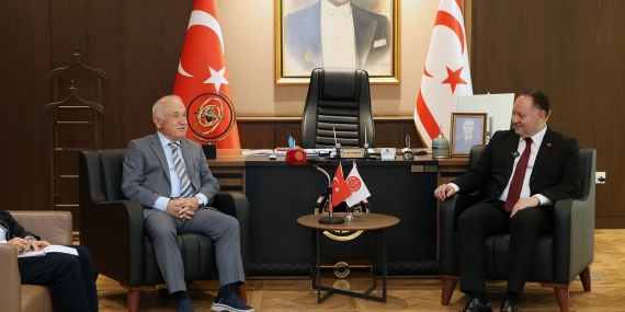 Öztürkler: “Rumlar milli gelirini refah yerine silaha harcıyor”