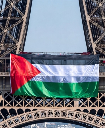 Paris'te Eyfel Kulesi'nde Filistin bayrağı açan 6 kişi gözaltına alındı