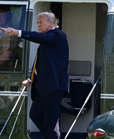 WSJ: "Trump, Beyaz Saray'a helikopter pisti inşa etmeyi planlıyor"
