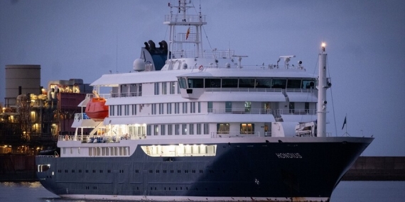 Hantavirüs görülen yolcu gemisi Rotterdam Limanı’na ulaştı
