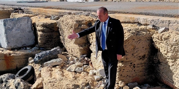 Ataoğlu: “Girne Antik Liman iskelesi etap etap bitiyor”