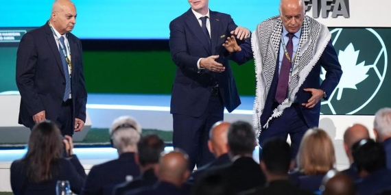 Dünyanın konuştuğu an: TOKALAŞMAM! FIFA’nın planı ters tepti