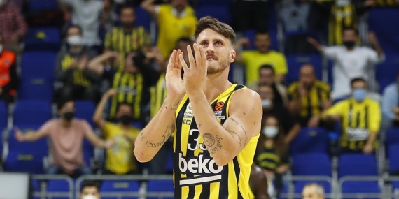 Anadolu Efes ve Fenerbahçe Beko’nun eski yıldızı Polonara, parkelere veda etti